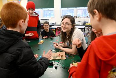 Emma Steinbronn teaching students