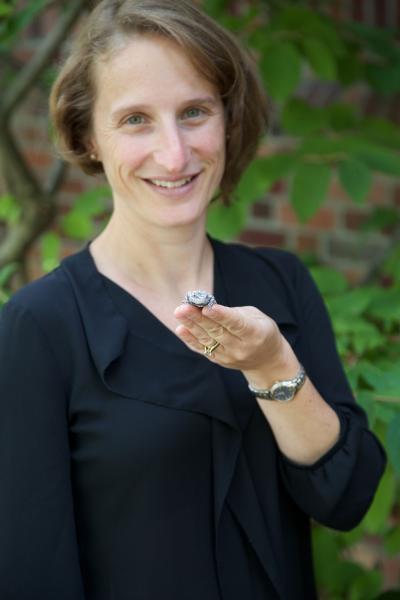 Tracy Langkilde holding lizard