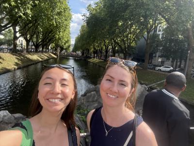 Samantha Seibel and Naomi Huntley taking a selfie during the 2025 QIAGEN internship.