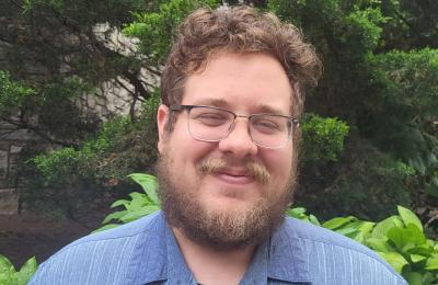 Headshot of Travis Hahn.