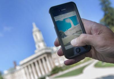 The software performs a pixel-by-pixel analysis to extract features from a photograph and then uses statistical analysis to classify and compare it to highly aesthetic pictures. Credit: Patrick Manesll