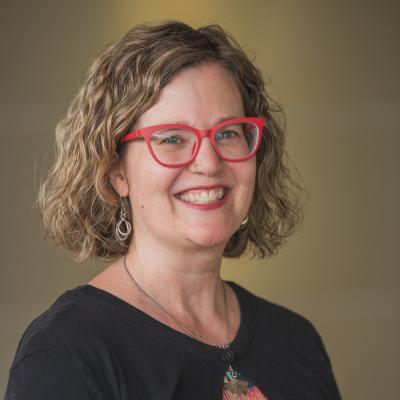 Jennifer Stingelin Keefer head shot.