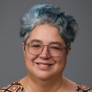 Kim Roth headshot
