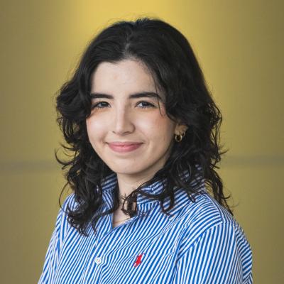 Camila Headshot