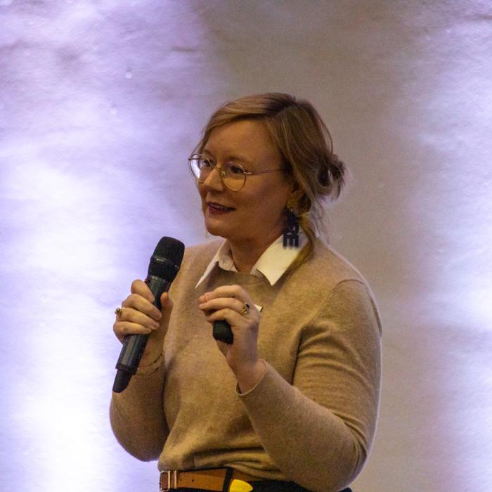 Nikki Crowley speaking at the Science Matters: Spotlight Sessions at the Franklin Institute 