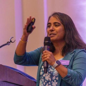 Jayatri Das, Eberly alumna and chief bioscientist at the Franklin Institute, speaking